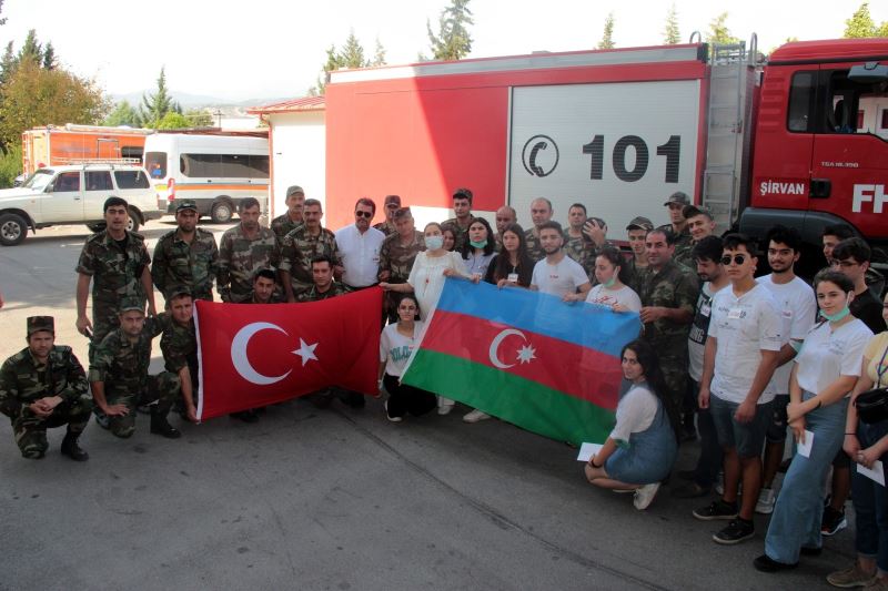 Azerbaycanlı ateş savaşçılarına duygulandıran mektuplar
