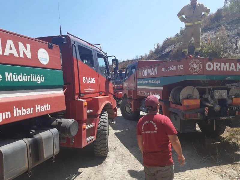 Düzceli ormancılar yangın söndürmede büyük rol aldı
