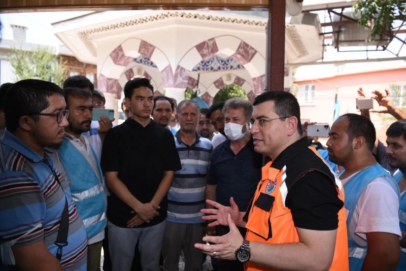 Tütüncü, afet bölgesinde yardım çalışalarını koordine etti
