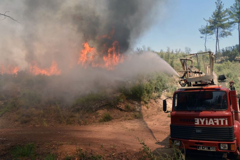 Muğla Büyükşehir Bin 257 personeliyle yangınlarla mücadele ediyor
