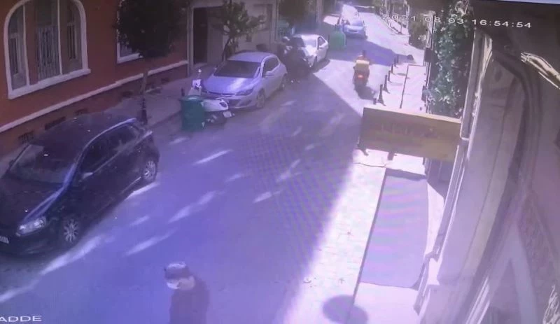 (Özel) Oyuncu Oğulcan Engin’in motosikletinin çalındığı anlar kamerada
