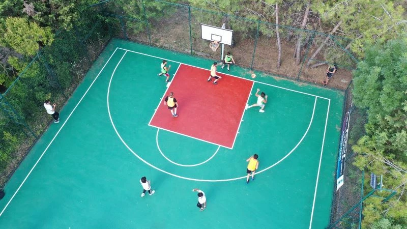 Tuzla’da düzenlenen basketbol turnuvası renkli anlara sahne oldu
