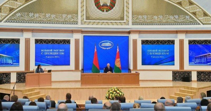 Belarus Devlet Başkanı Lukaşenko’dan yeni anayasa için şeffaf referandum sözü
