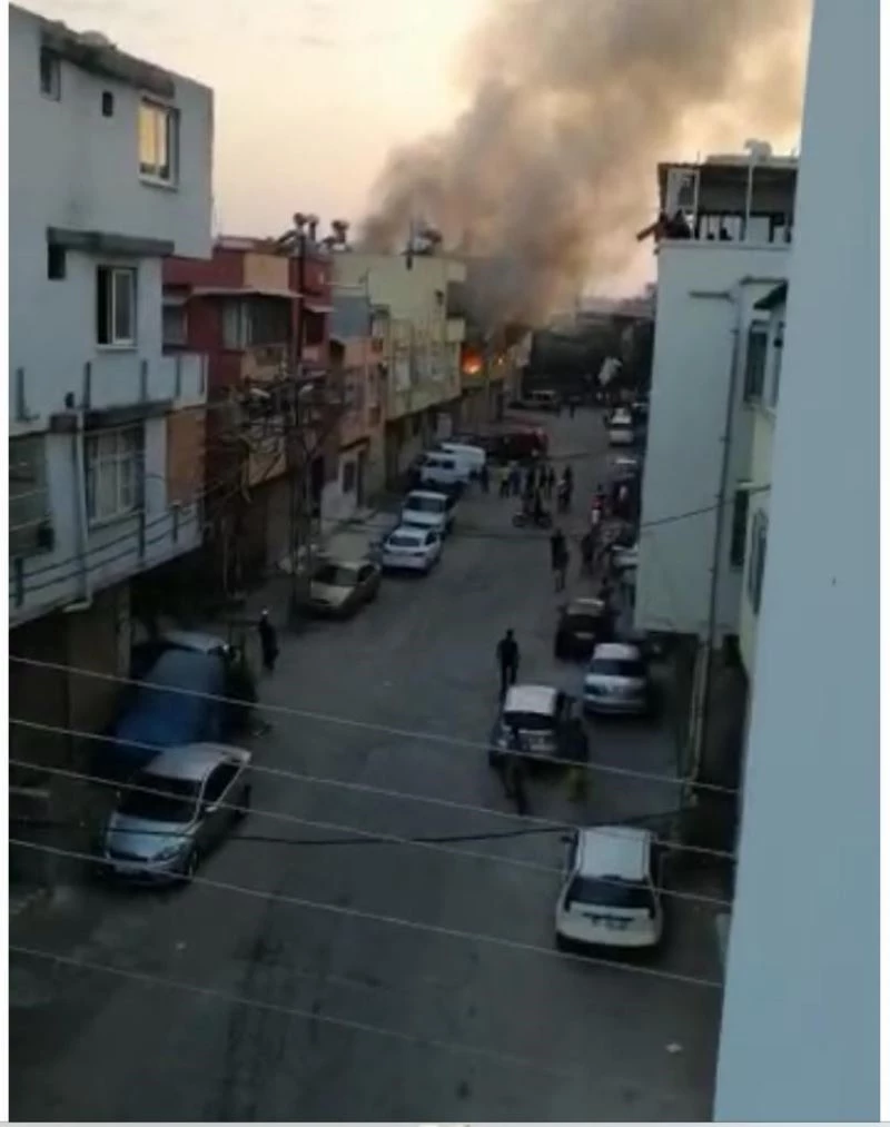 Şalgam imalathanesinin deposu alev alev yandı
