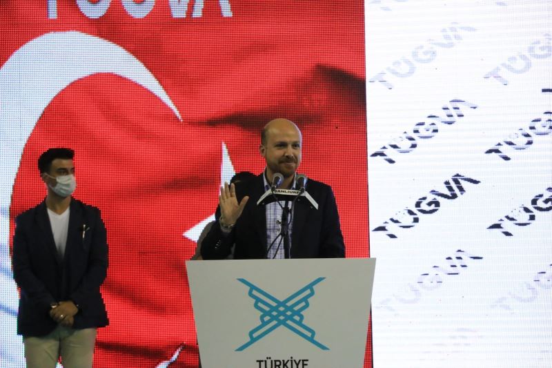 Bilal Erdoğan “Bir Sabah Gelecek Kardan Aydınlık” şiirini marş seklinde seslendirdi
