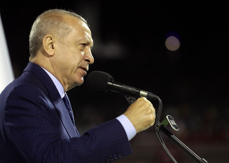 Cumhurbaşkanı Erdoğan: “Bu milleti millet yapan zaferleri yarıştırmak kimsenin haddi değil”
