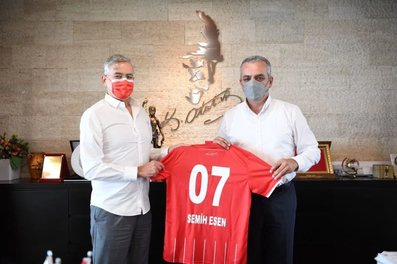 Hesapçıoğlu, Antalyaspor ile ilgili hayata geçirmeyi planladıkları projeleri anlattı.
