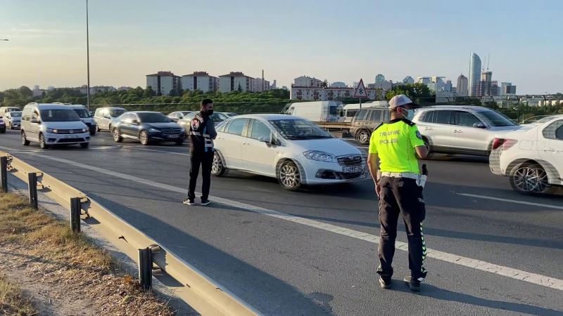 İstanbul’da çakarlı araç denetimi
