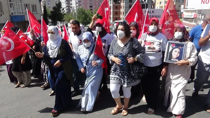 Almanya’da evlat nöbetini tek başına sürdüren Maide Türemiş, Diyarbakır’daki aileleri ziyaret etti
