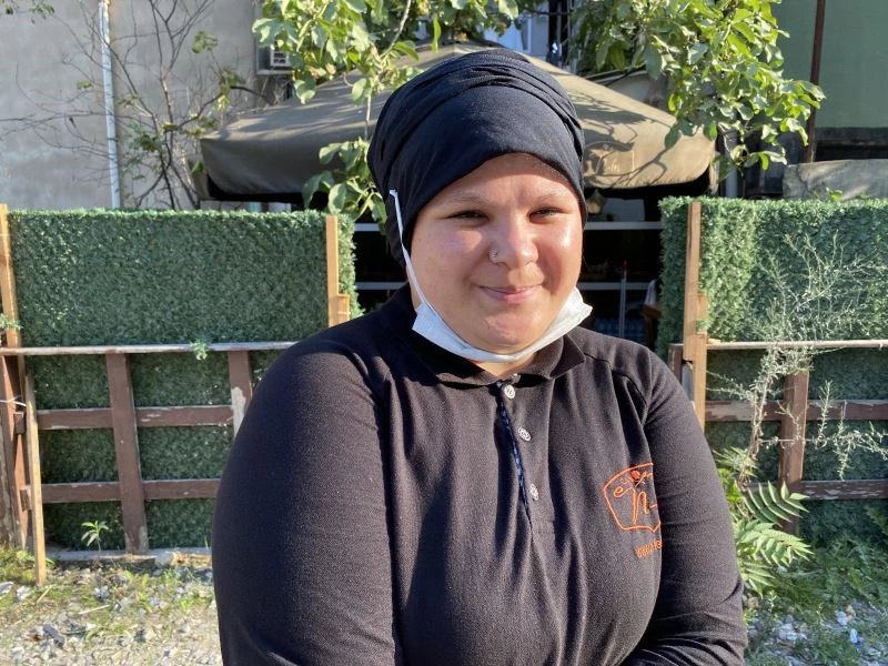 Büfede unutulan cüzdanı el çabukluğuyla böyle çaldı
