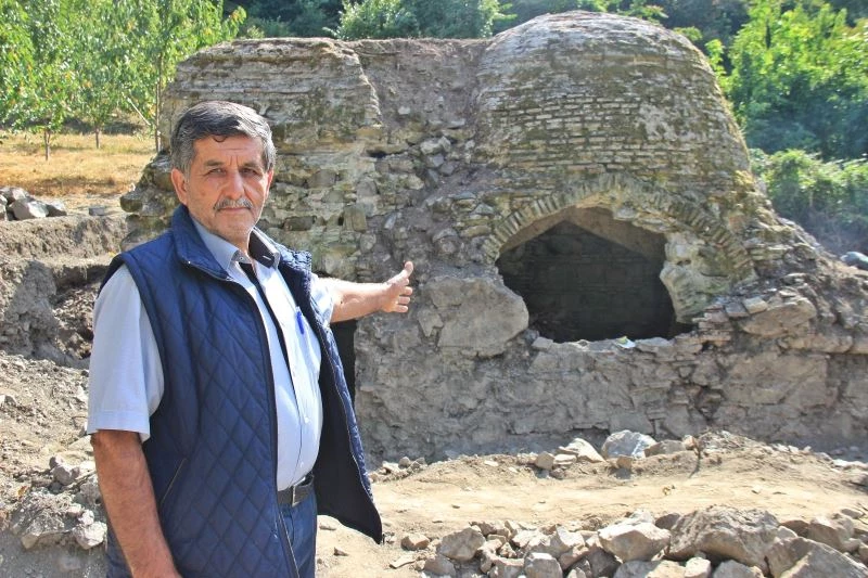 Yüzyılların anılarıyla dolu ata mirasını harabe halde görmeye dayanamayınca mülkünü devretti
