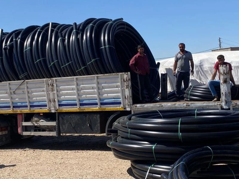 Diyarbakır’da kuraklıktan etkilenen çiftçilere 45 bin metre sulama borusu dağıtıldı
