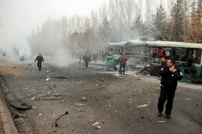 Kayseri’de askerleri taşıyan otobüse yapılan bombalı saldırının sanıklarının yargılanmasına devam edildi
