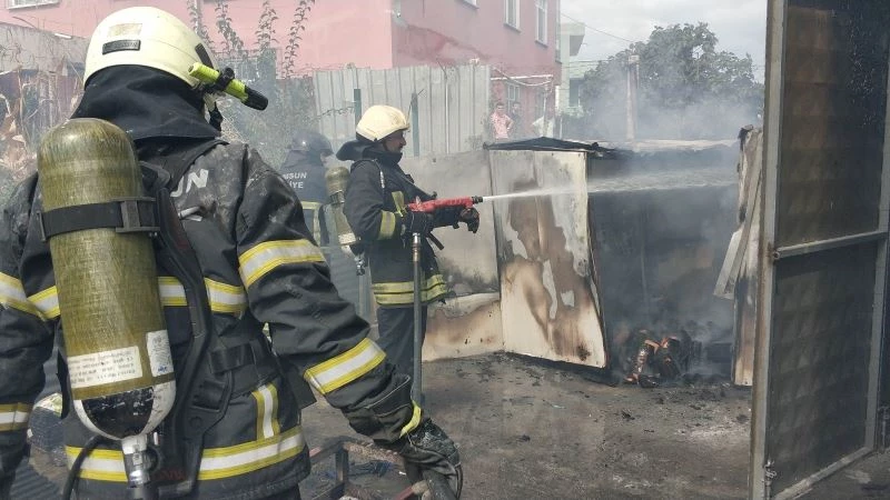 Hamburger imalathanesinde yangın
