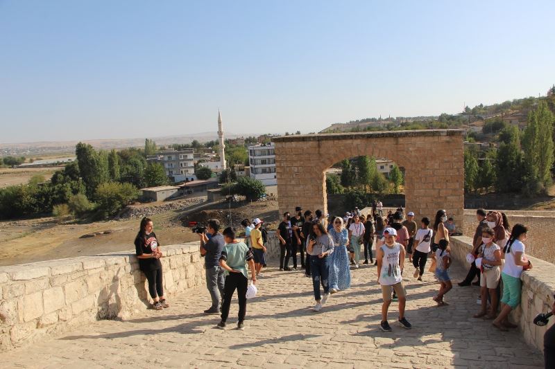 ’Bilinçli Çocuklar Güzel Yarınlar’ 45 öğrenci ile Batman’a gönül köprüsü kurdu
