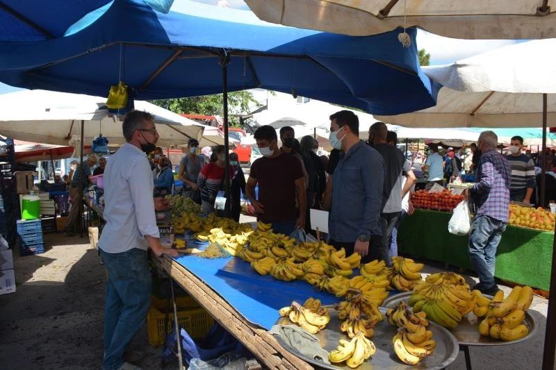 Manyas pazarında salgın önlemleri denetimi
