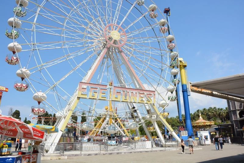 İzmirliler lunaparkı geri istiyor
