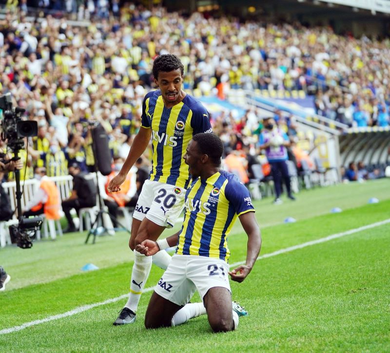 Süper Lig: Fenerbahçe: 1 - DG Sivasspor: 1 (İlk yarı)
