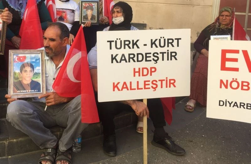 Ergenekon Ocakları Genel Başkanı Yıldız eylemin 741. gününde annelere destek verdi
