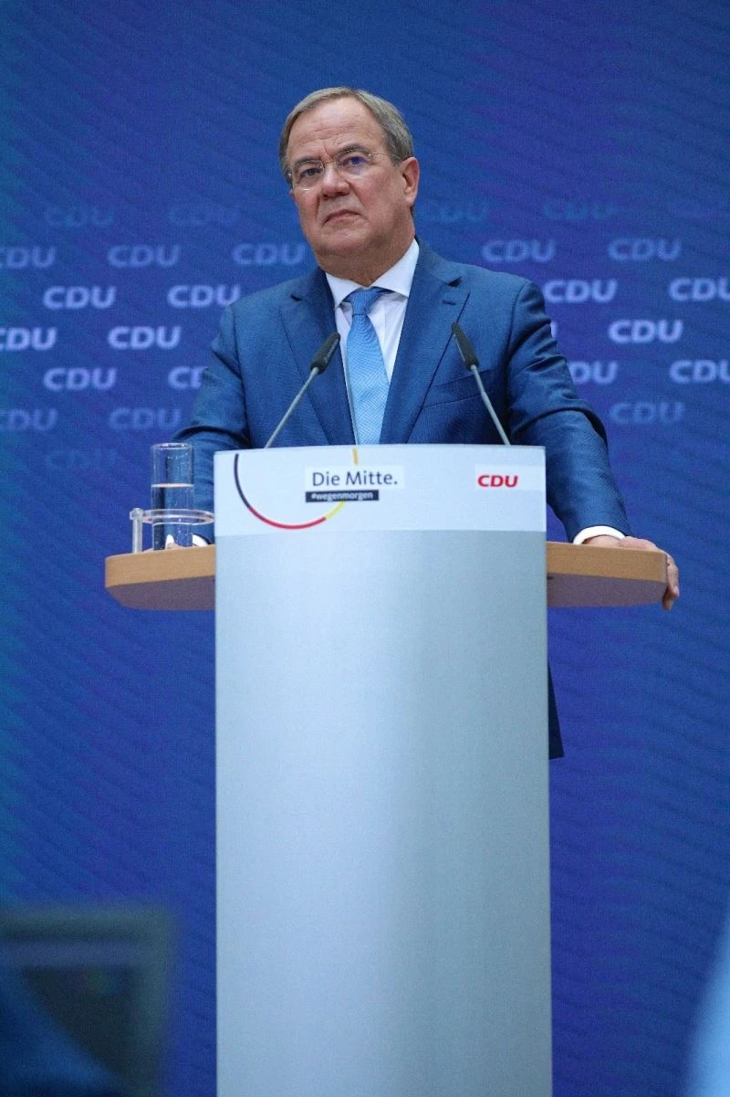 Almanya’da başbakan adayı Laschet iktidara gelirse ilk 100 günde yapacaklarını duyurdu
