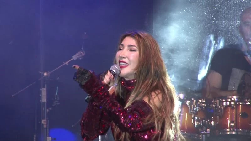 Ümraniye’de Yaz Festivali, Hande Yener ve Demet Akalın konserleri ile son buldu
