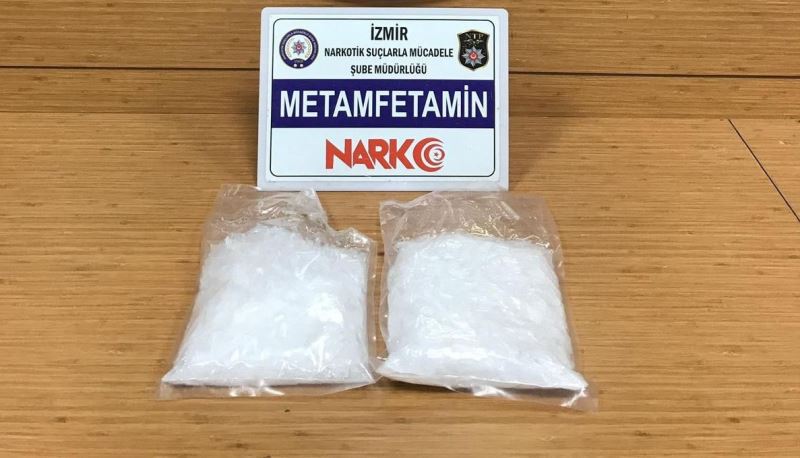 Motosiklet sürücüsünün çantasından 1 kilo uyuşturucu madde çıktı
