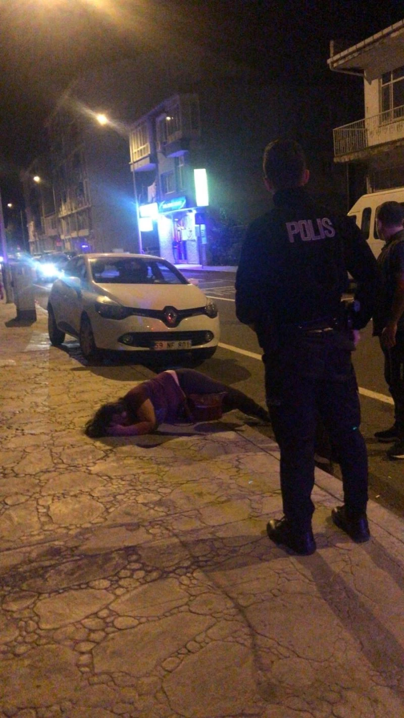 Döve döve bayılttı
