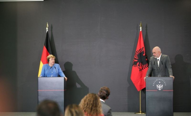 Merkel, Batı Balkan ülkelerinin liderleriyle görüştü
