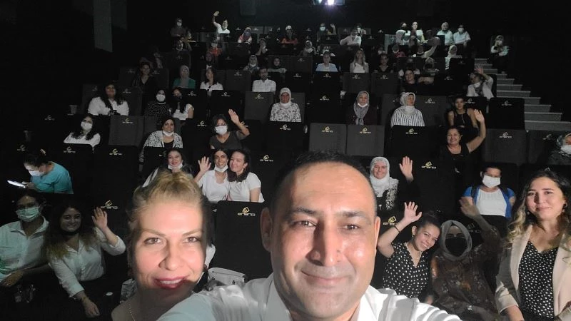 Başkan Yılmaz, kadınlarla birlikte ’Tomris’ filmini izledi
