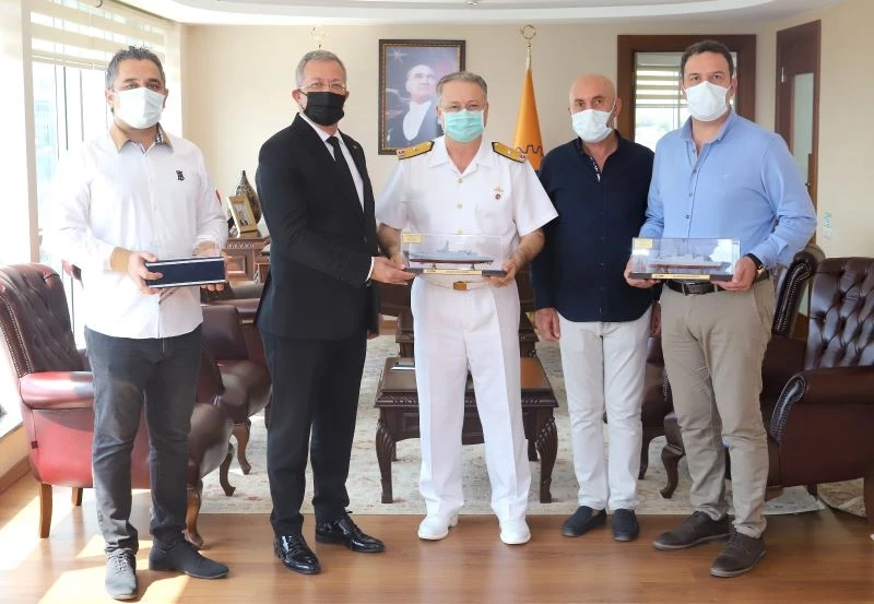 Tuğamiral Gedik organize sanayi bölgesini ziyaret etti
