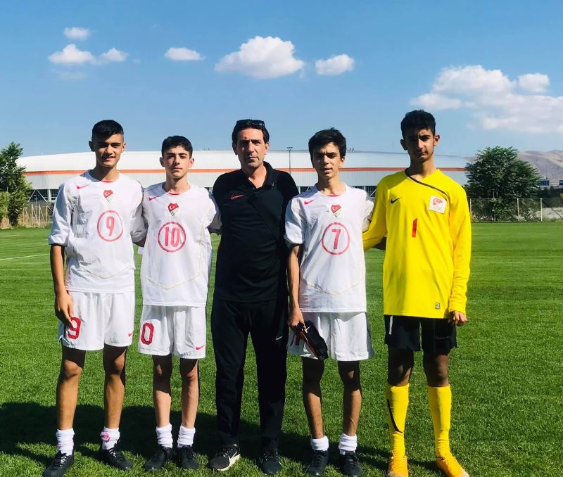 Elazığ’dan 6 futbolcu 15 yaş altı milli takım bölge seçmelerine katıldı
