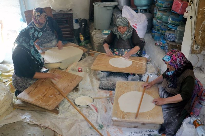 Bu ekmek başka, 1 yıl bayatlamadan tüketilebiliyor
