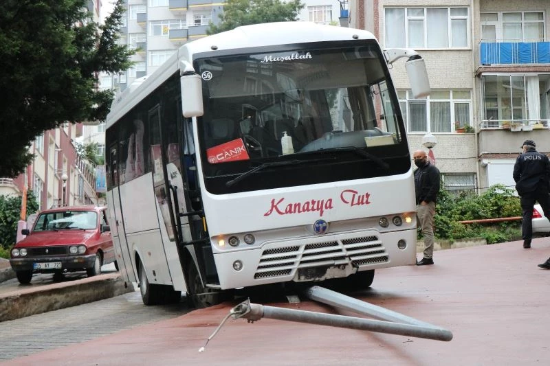 Tehlikeli yokuşta yine trafik kazası
