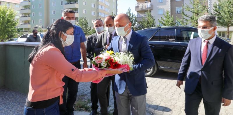 Vali Varol’dan Damızlık Koyun Keçi Yetiştiricileri birliğine ziyaret
