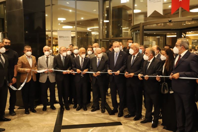 Cumhurbaşkanı Erdoğan Mersin’de otel açışını gerçekleştirdi
