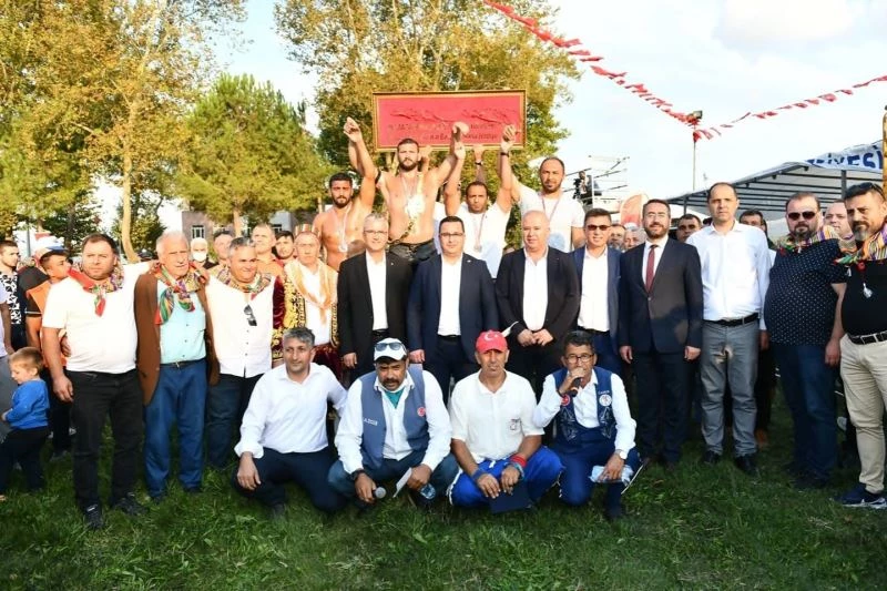 Pehlivanlar Yalıntaş’ta kapıştı
