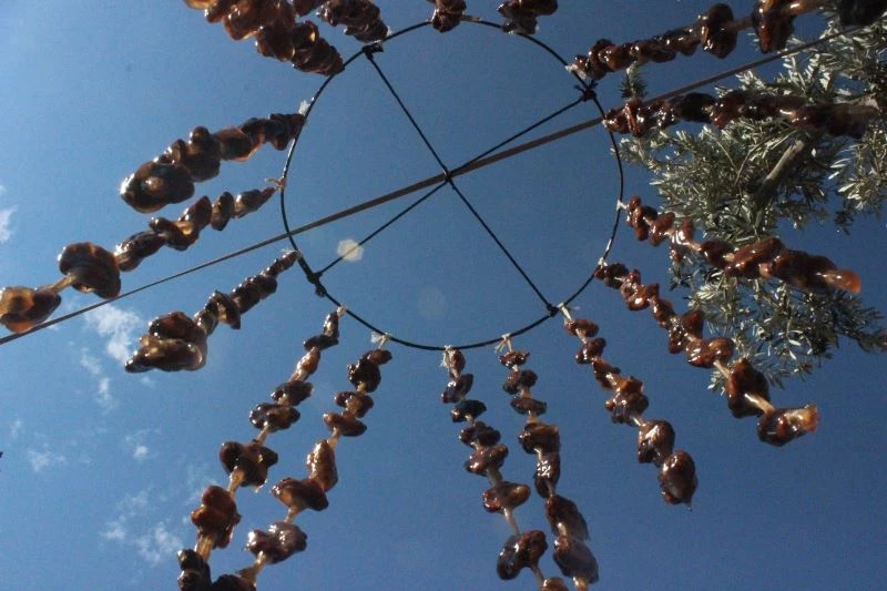 Kilis’te cevizli sucuk üretimi başladı
