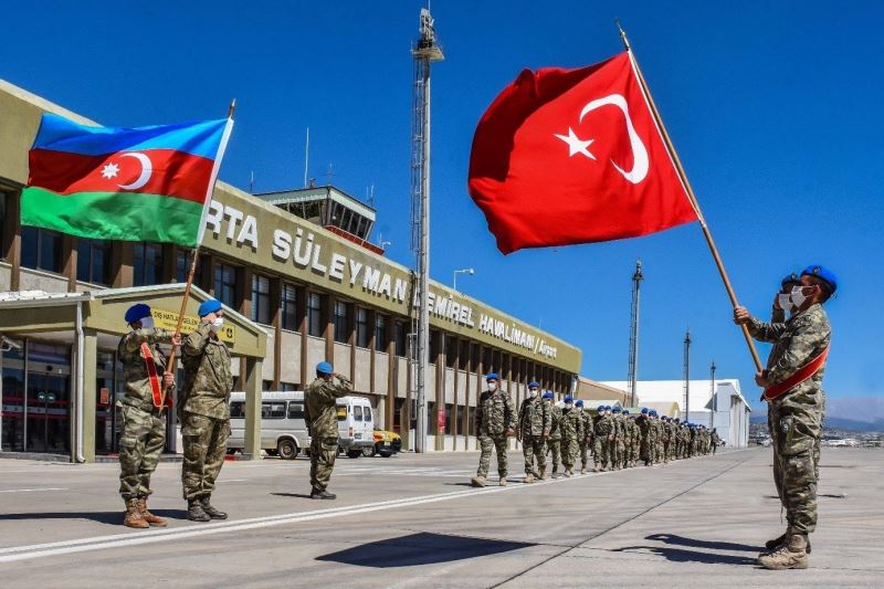 MSB: “Azerbaycan ve Somalili misafir askerler komando eğitimlerini başarıyla tamamladı