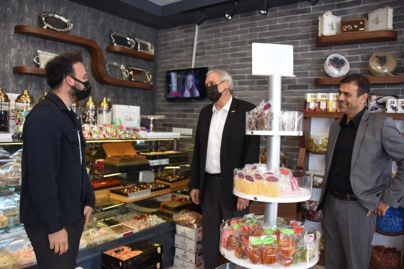 Başkan Bakkalcıoğlu 4 Eylül Mahallesi’nde esnaflarla bir araya geldi
