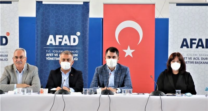 Bakan Kurum:” Muğla ve Manavgat’ta bin 100 binanın yıkım çalışmasını tamamladık”
