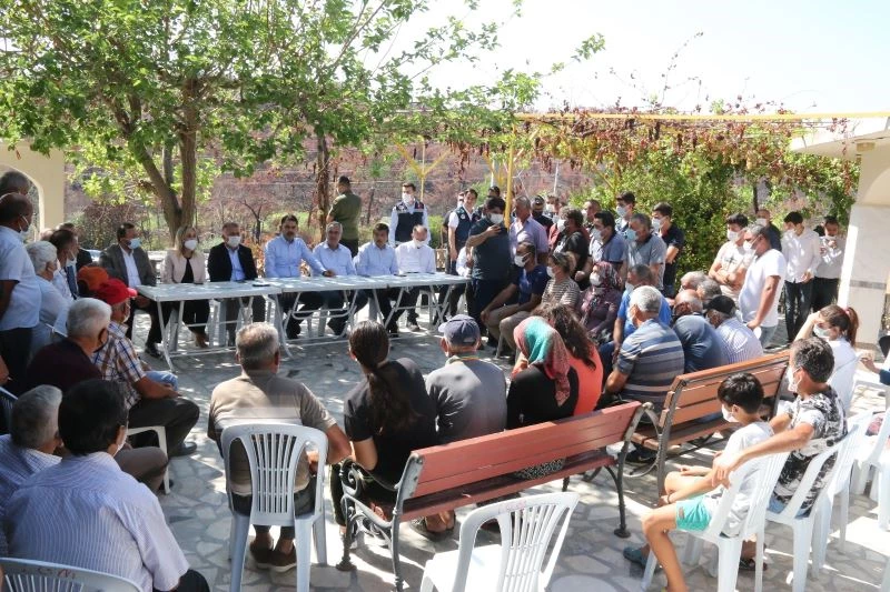 Bakan Kurum’dan, Manavgat yangınından etkilenen mahallelerde inceleme
