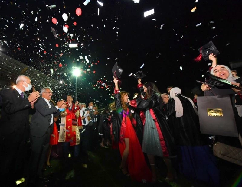 OKÜ’de mezuniyet coşkusu
