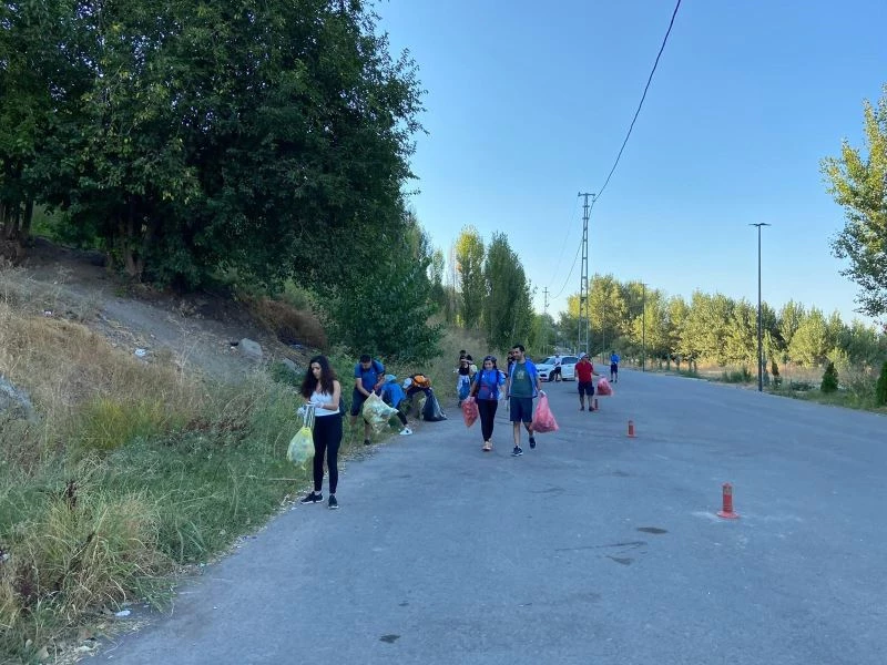 Dünya temizlik gününde Hevsel Bahçelerinde temizlik yapıldı
