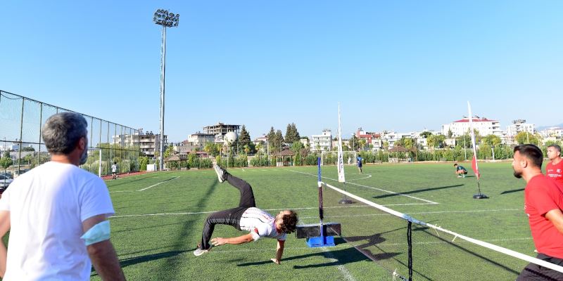 Osmaniye’de “Ayak tenisi turnuvası” düzenlendi