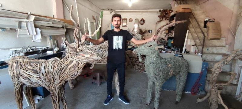 Lodosun sürüklediği dalları sanata dönüştürüyor
