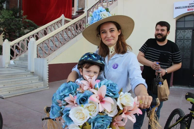 Hem süslü hem bisikletliler
