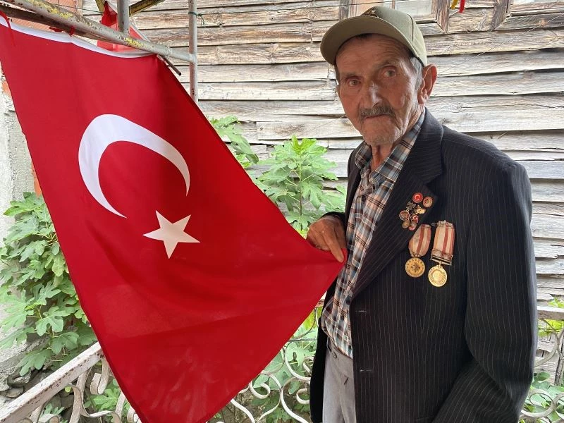 Şehit oldu sanılmıştı, döndüğünde ailesi bile tanıyamamış
