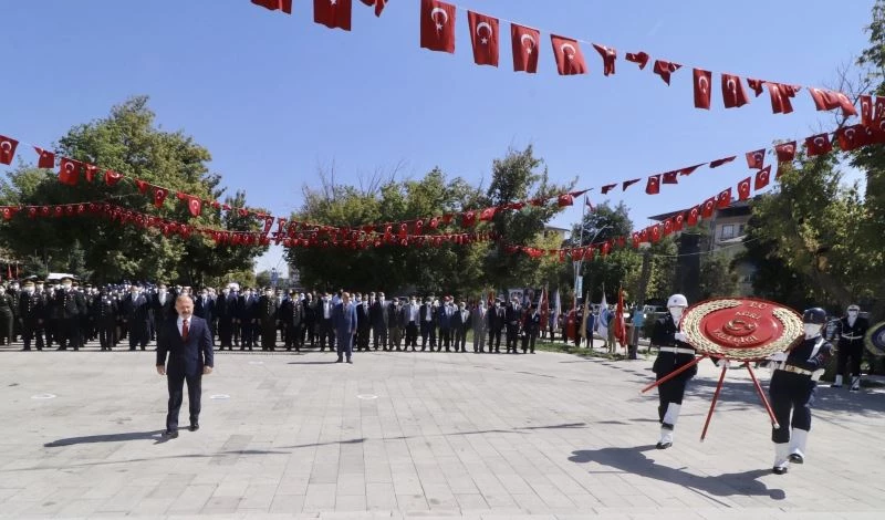 Gaziler Günü’nde şehitlerin kabirleri ziyaret edildi
