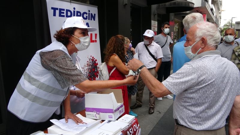 Samsun Tabip Odası sahaya indi, vatandaşlara aşı çağrısı yaptı: 