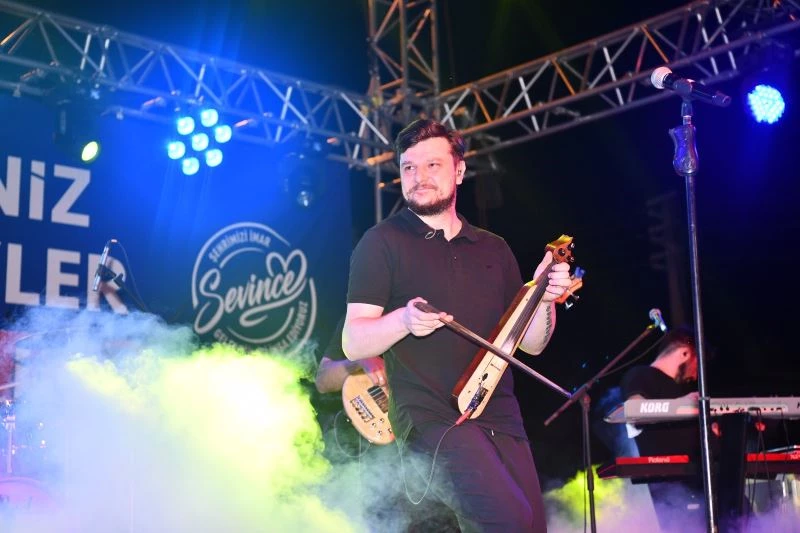 Çayırova Ekin Uzunlar ile coştu
